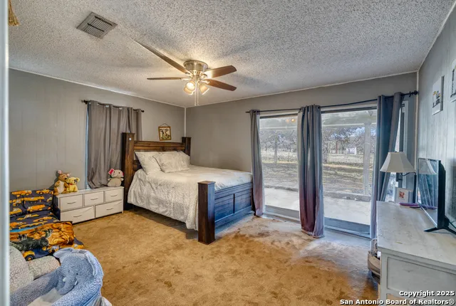 36 Pecan Dr Leakey, TX 78873